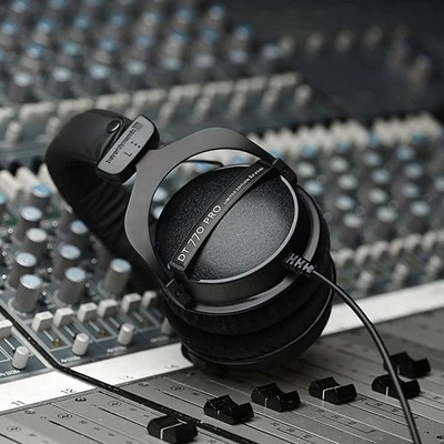 Beyerdynamic DT 770 PRO Black Limited Edition 80 Ohm - фото 93688