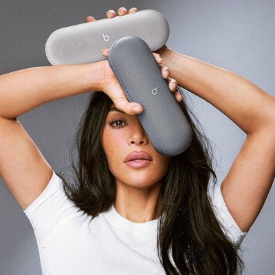 Beats Pill + Beats Pill Stereo Pair Kim Kardashian Dark Grey - фото 75011